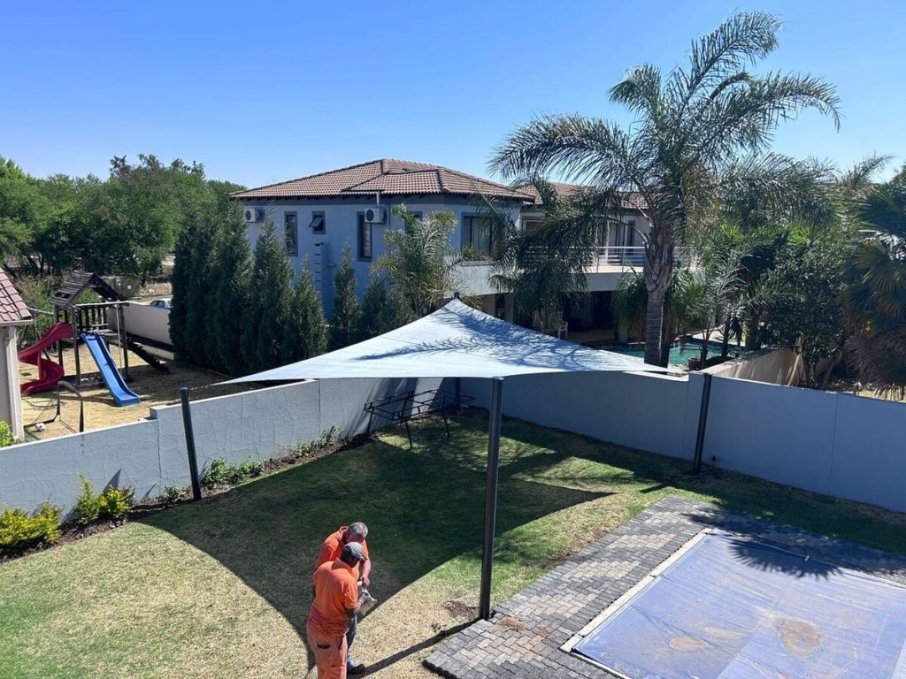 outdoor shade swimming pool